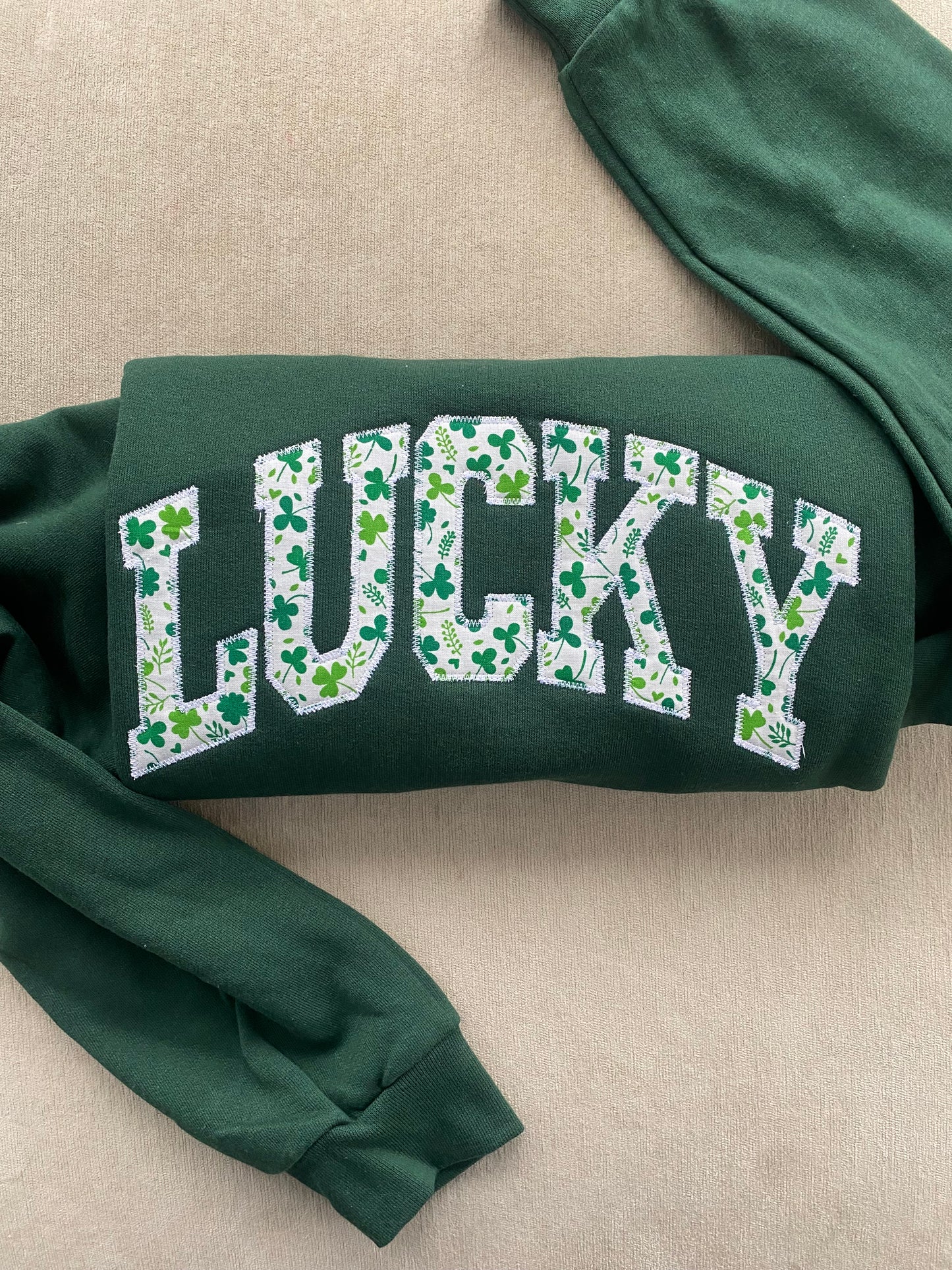 LUCKY crewneck